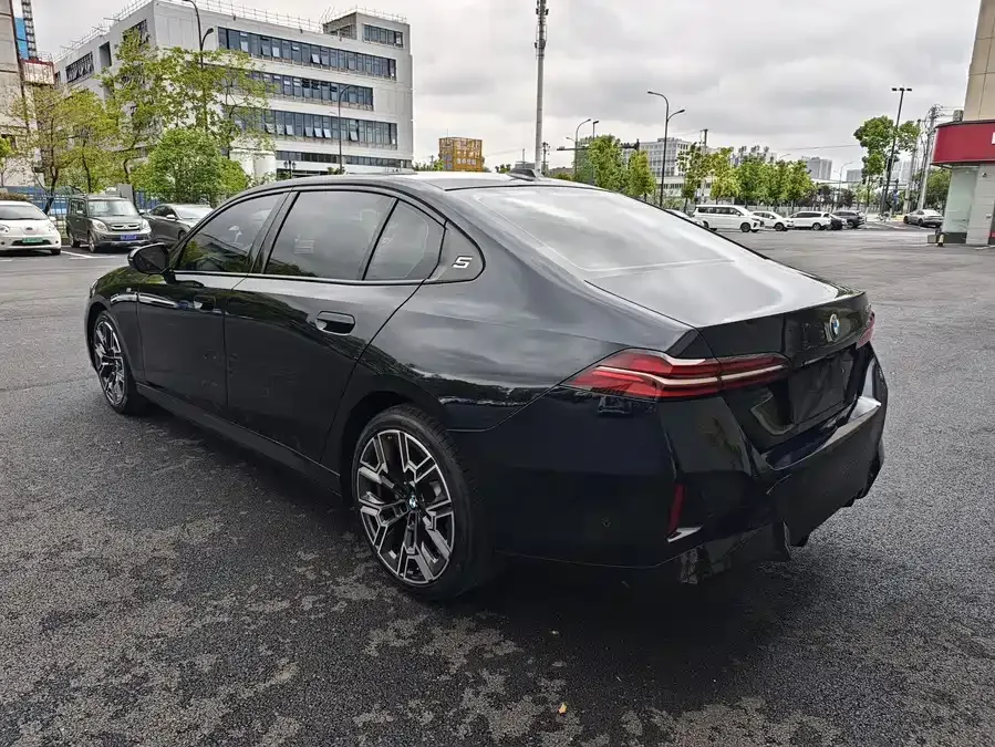 BMW 5 Series BMW 5 Series 2025 530Li Exclusive M Sport Package 2025 — миниатюра 5