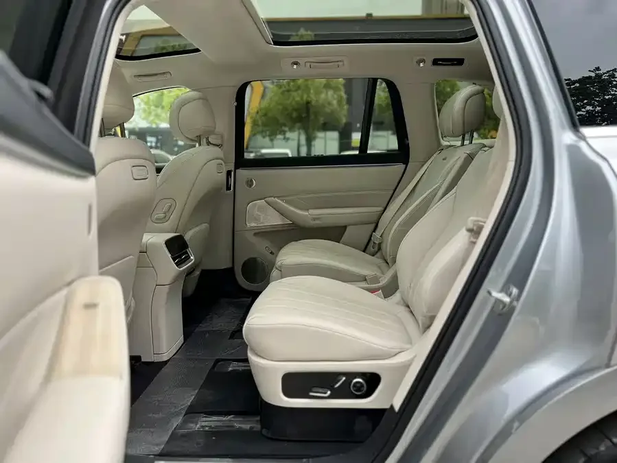 AITO M8 Wenjie M8 2025 Extended Range Max+ Version 53.4kWh 6-Seater (192-line LiDAR) 2025 — миниатюра 2