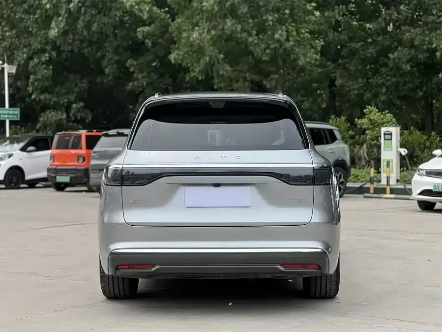 AITO M8 Wenjie M8 2025 Extended Range Max+ Version 53.4kWh 6-Seater (192-line LiDAR) 2025 — миниатюра 5