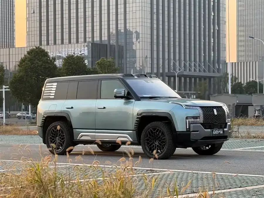 BYD U8 2024