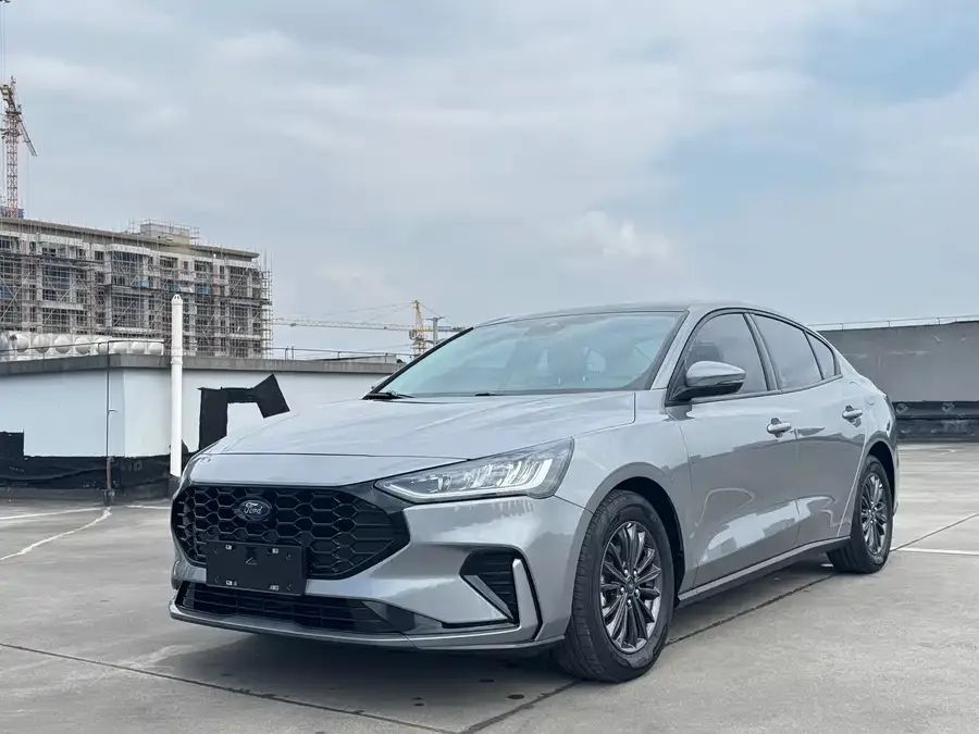 Ford Focus Focus 2022 Sedan EcoBoost 180 Automatic Competition Edition 2023 — фото 1, купить с доставкой в Москву