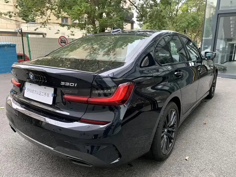 BMW 3 Series BMW 3 Series 2022 330i M Sport Night Edition 2022 — миниатюра 2