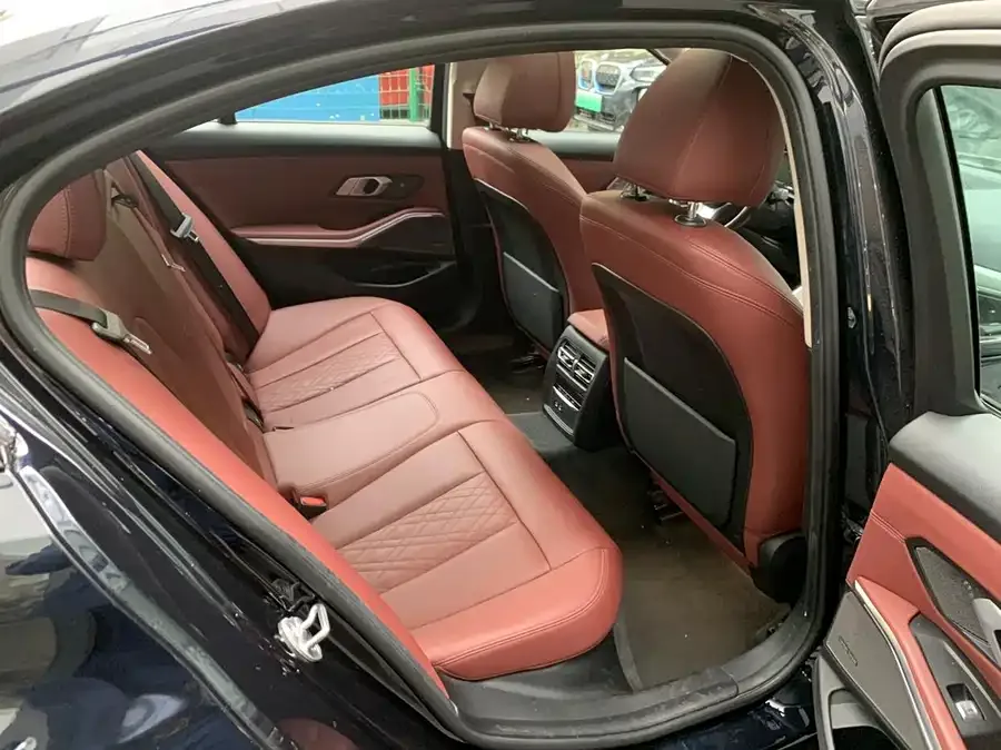 BMW 3 Series BMW 3 Series 2022 330i M Sport Night Edition 2022 — миниатюра 4