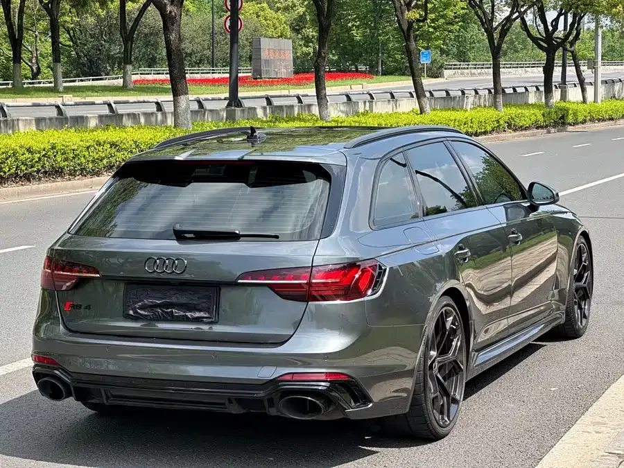 Audi RS 4 2024 RS4 Avant Engine Edition 2024 — миниатюра 4