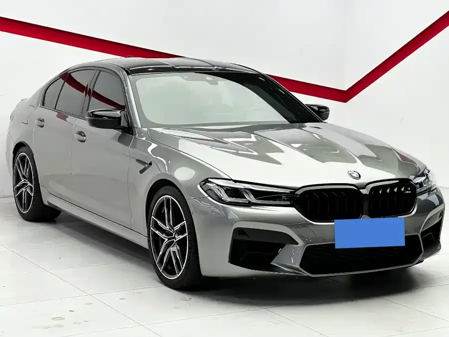 BMW M5 2022