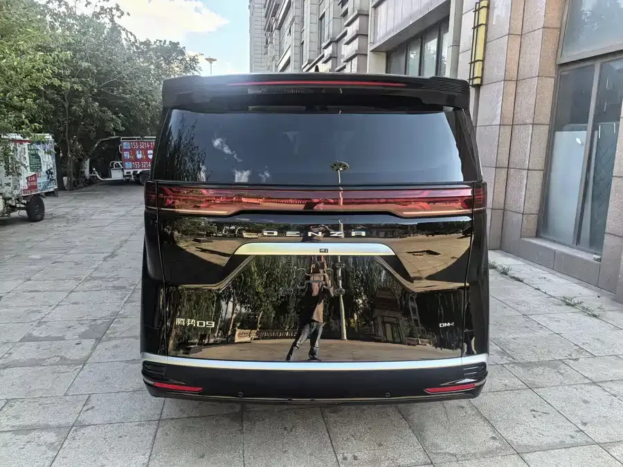 BYD D9 DENZA D9 2022 DM-i 1040 Premium Edition 2023 — миниатюра 4