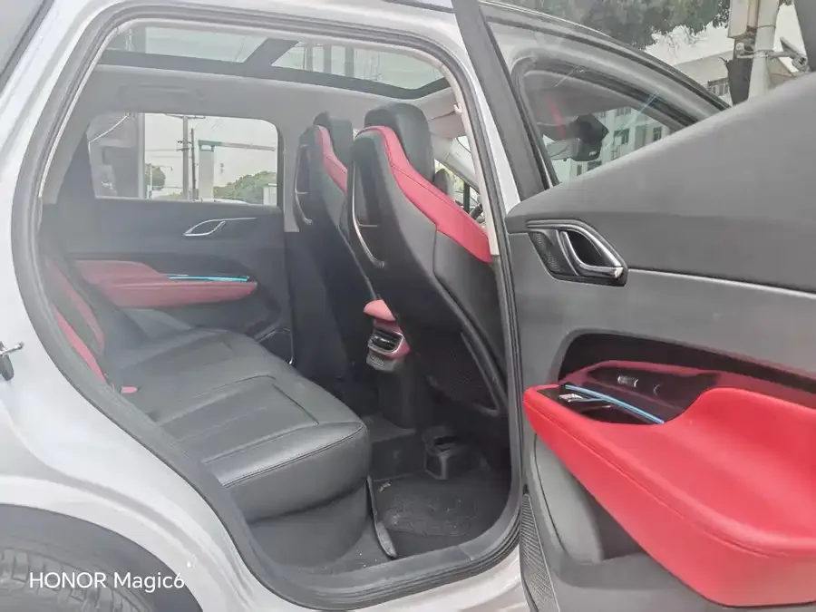 Hongqi HS3 Hongqi HS3 2023 2.0T 2WD available 2023 — миниатюра 5