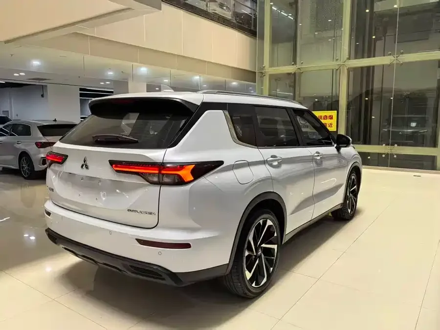 Mitsubishi Outlander Outlander 2023 1.5T CVT two-wheel drive exclusive version with 5 seats 2023 — миниатюра 2
