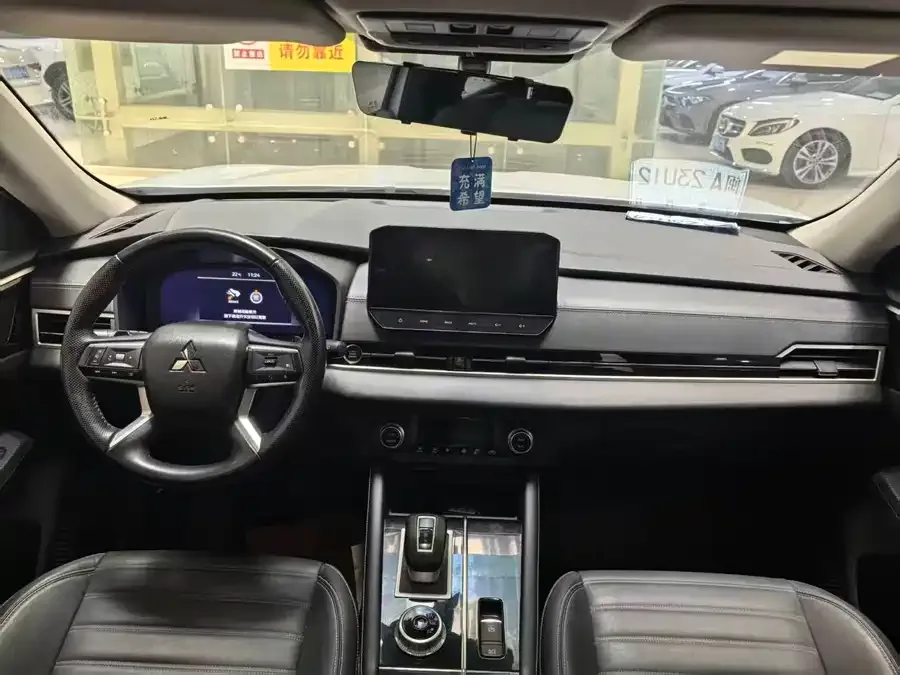 Mitsubishi Outlander Outlander 2023 1.5T CVT two-wheel drive exclusive version with 5 seats 2023 — миниатюра 3