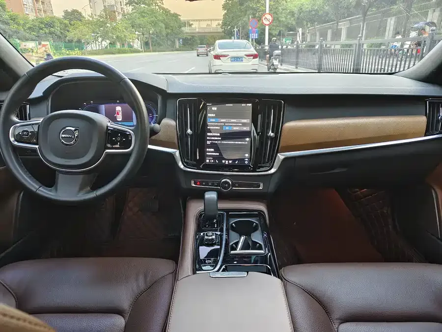 Volvo S90 plug-in hybrid 2023 T8 plug-in hybrid four-wheel drive long-range Zhiyi luxury version 2023 — миниатюра 5