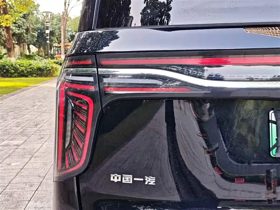 Hongqi HQ9 PHEV Hongqi HQ9 PHEV 2024 2.0T 4WD Luxury Edition 2024 — миниатюра 5