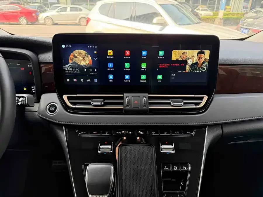 Hongqi HQ9 PHEV Hongqi HQ9 PHEV 2024 2.0T 4WD Luxury Edition 2024 — миниатюра 5