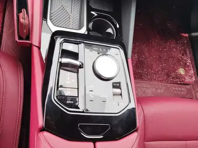 BMW i5 2024 eDrive 35L Premium M Sport Package 2024 — миниатюра 4