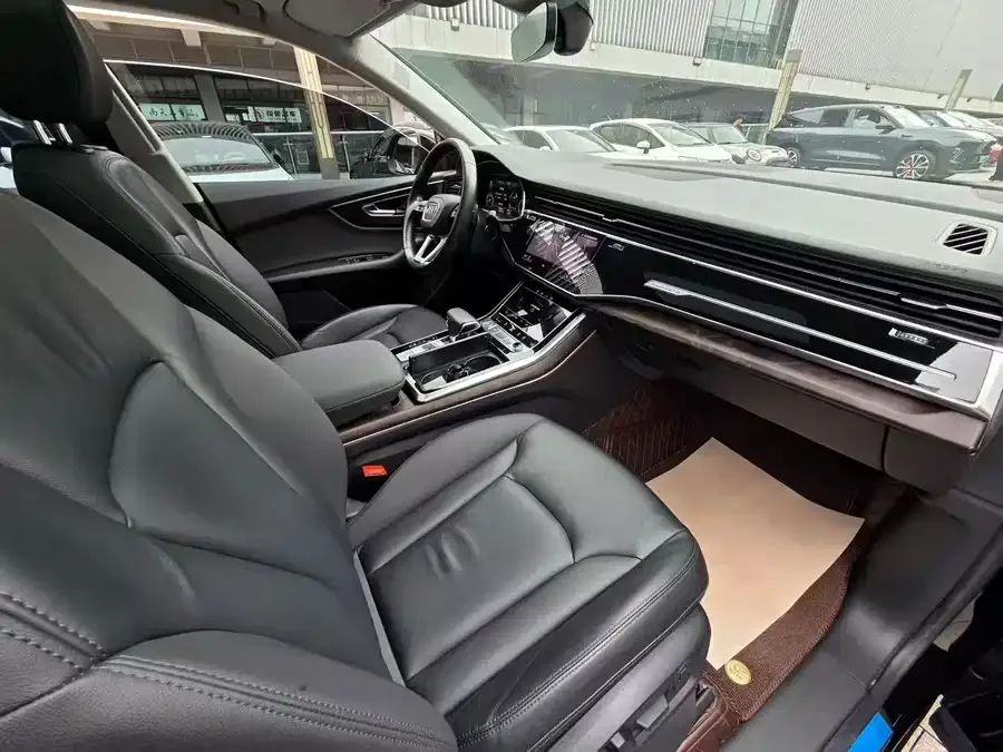 Audi Q8 2022 55 TFSI exclusive dynamic model 2023 — миниатюра 4