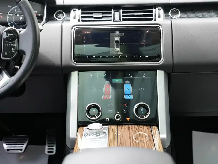 Land Rover Range Rover Range Rover 2021 3.0 L6 Legend Extended Classic Edition 2022 — миниатюра 3