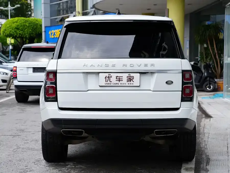 Land Rover Range Rover Range Rover 2021 3.0 L6 Legend Extended Classic Edition 2022 — миниатюра 5