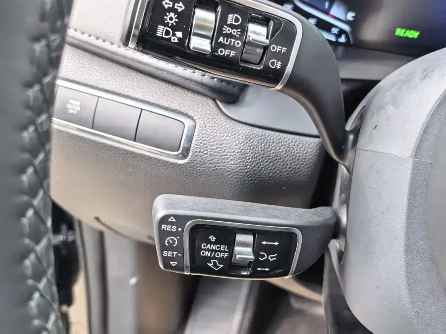 Hongqi HQ9 Hongqi HQ9 2023 2.0T Intelligent Connection Flagship Edition 2023 — миниатюра 4
