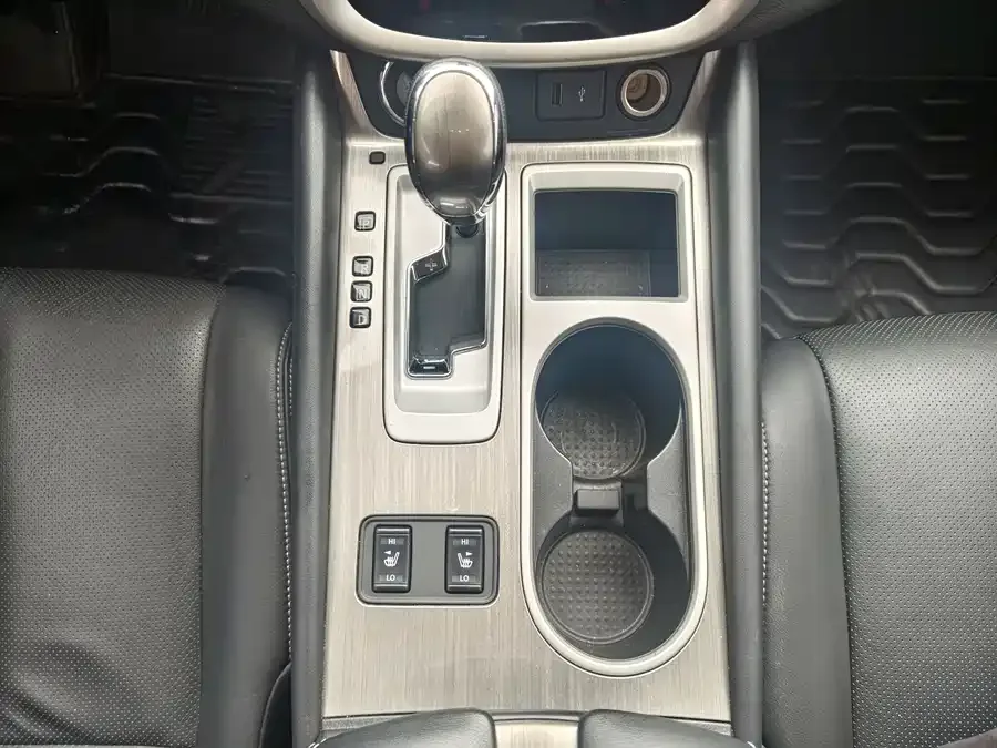 Nissan Murano Loulan 2021 2.5L XL 2WD Intelligent Linked Deluxe Edition 2023 — миниатюра 2