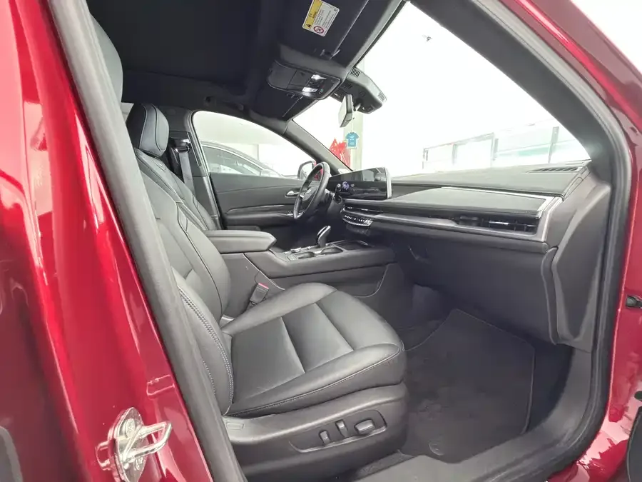 Cadillac XT4 2024 28T 4WD Luxury Edition 2023 — миниатюра 2