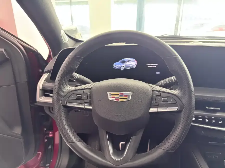 Cadillac XT4 2024 28T 4WD Luxury Edition 2023 — миниатюра 3
