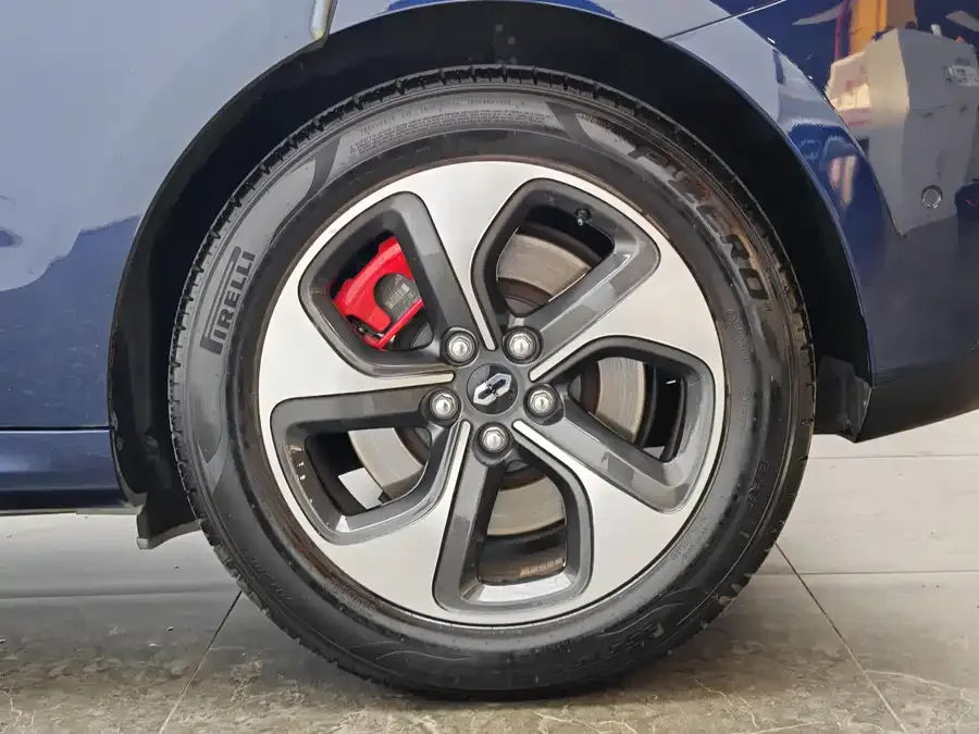 AITO M5 M5 2022 Extended Range Rear-Drive Standard Edition 2023 — миниатюра 3