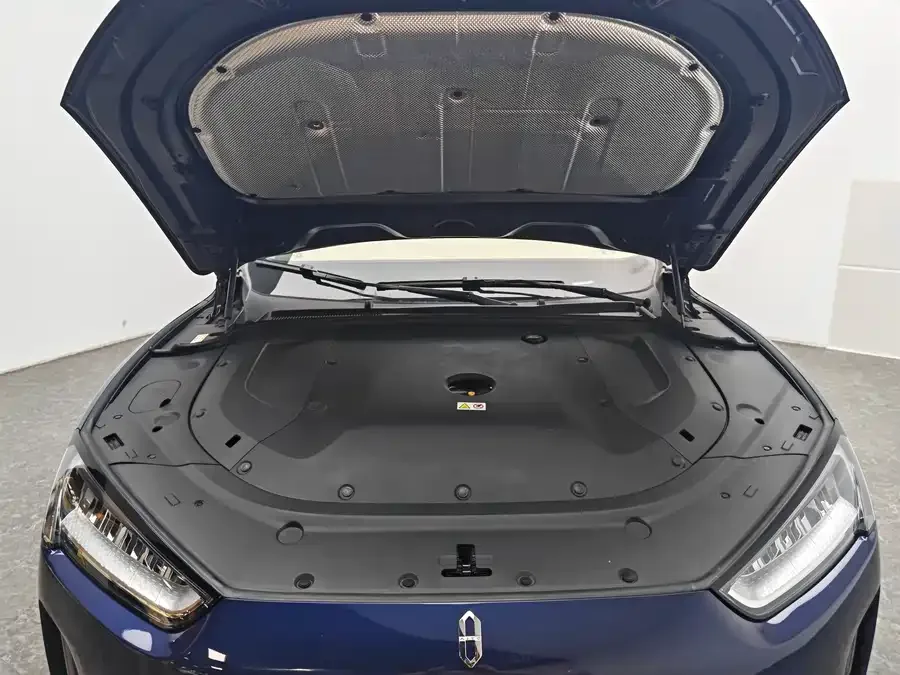 AITO M5 M5 2022 Extended Range Rear-Drive Standard Edition 2023 — миниатюра 4