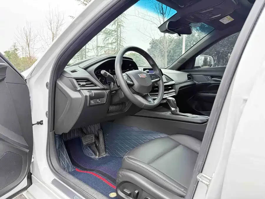 Cadillac CT4 2022 28T Fashion Model 2023 — миниатюра 5