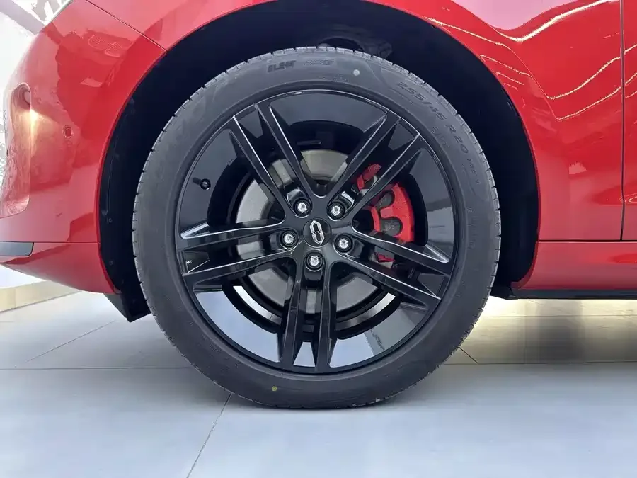 AITO M5 M5 2025 Extended Range Ultra 4WD Edition 2025 — миниатюра 3
