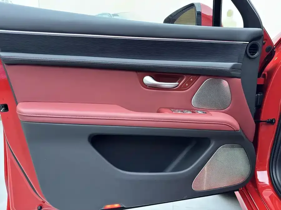 AITO M5 M5 2025 Extended Range Ultra 4WD Edition 2025 — миниатюра 5
