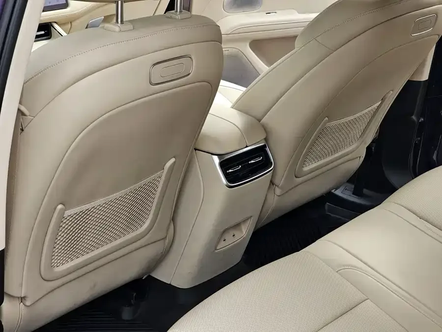 AITO M5 M5 2025 Extended Range Ultra 4WD Edition 2025 — миниатюра 4