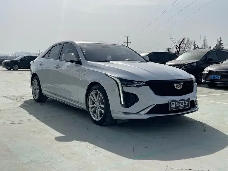 Cadillac CT4 2022 28T Fashion Model 2022 — миниатюра 3