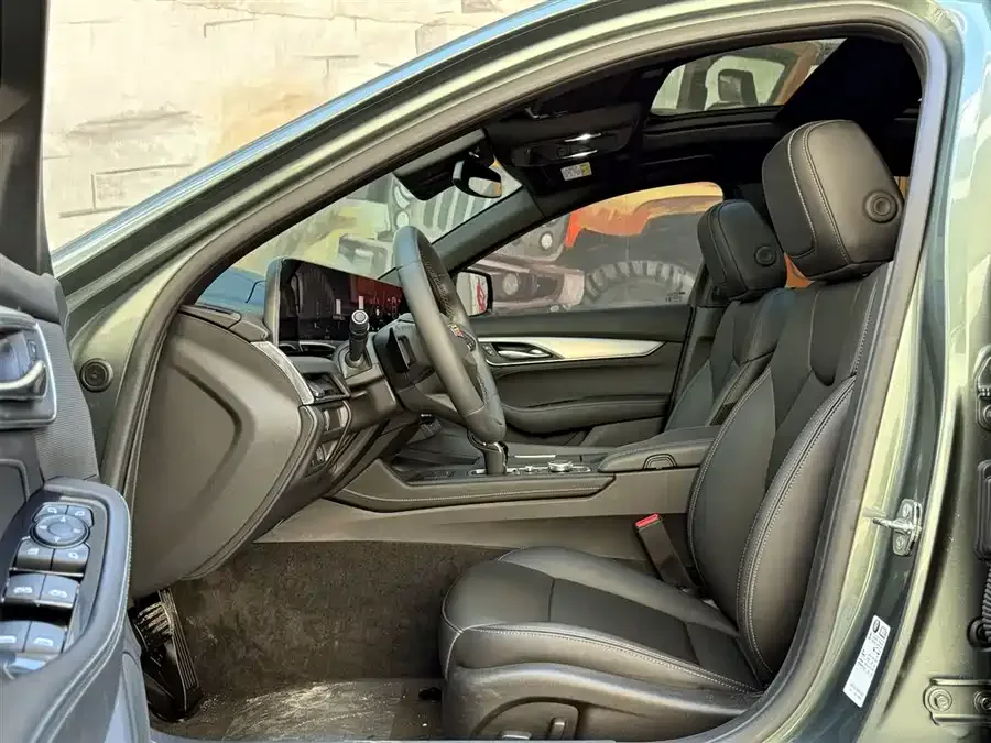 Cadillac CT5 2024 28T luxury model 2024 — миниатюра 3