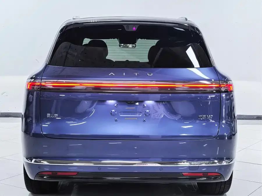 AITO M7 Wenjie M7 2026 Extended Range Ultra 4WD 5-Seater (192-line LiDAR) 2025 — миниатюра 2