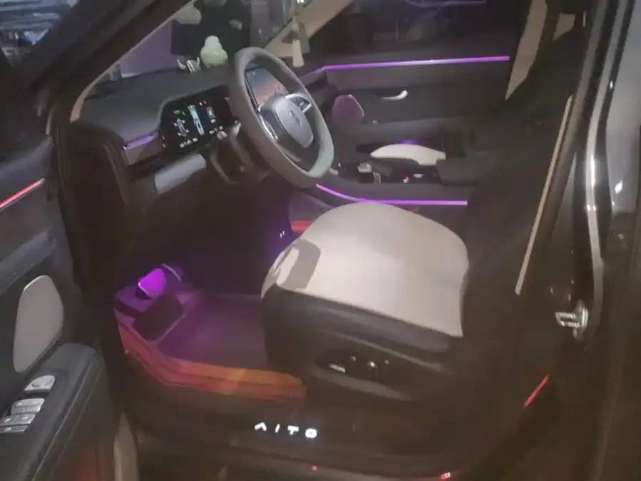 AITO M7 QM7 2022 1.5T RWD Comfort Edition 2023 — миниатюра 3