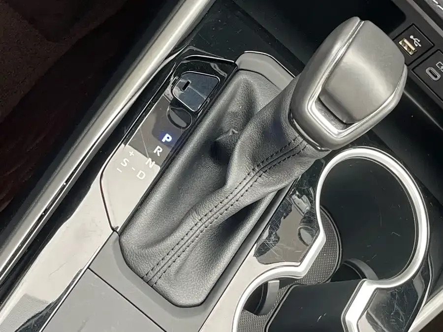 Toyota Highlander Highlander 2024 2.5L Intelligent Electric Hybrid Dual Engine Four-Wheel Drive Luxury Edition 7 Seaters 2024 — миниатюра 5