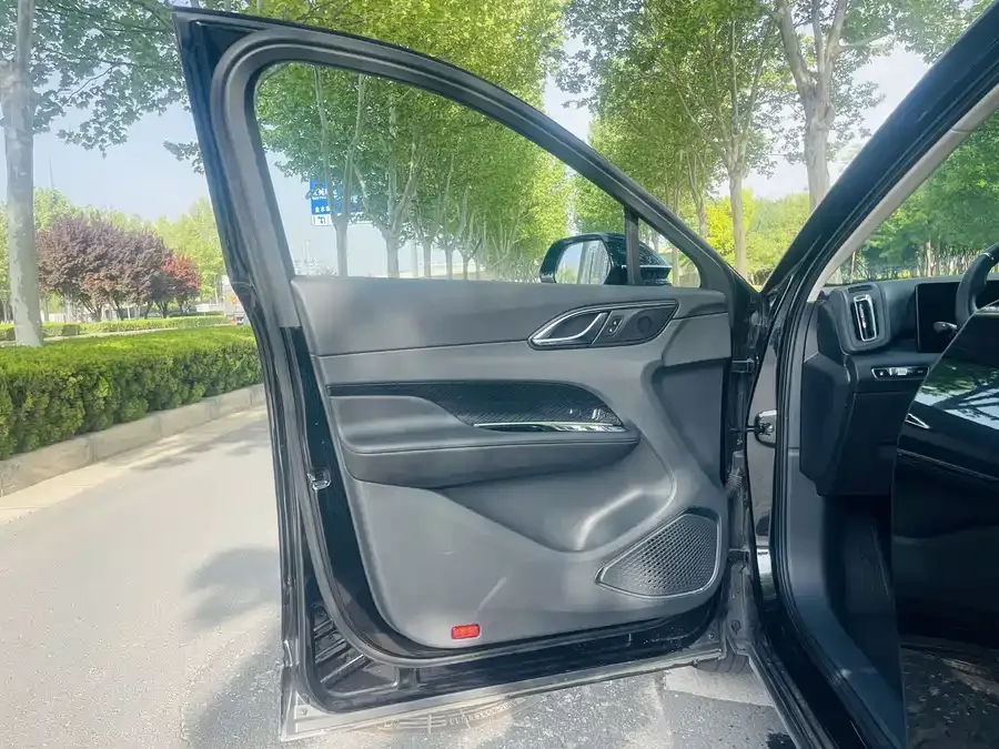 Hongqi HS3 PHEV Hongqi HS3 PHEV 2024 115km Jinwei Edition 2024 — миниатюра 2