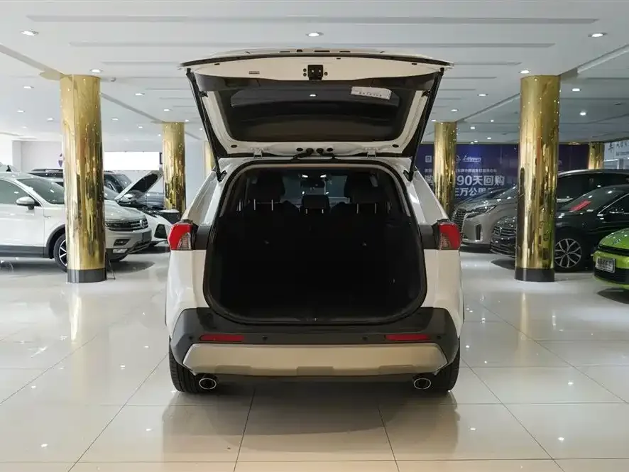 Toyota RAV4 RAV4 Rongfang 2024 2.0L CVT 2WD Fashion Edition 2025 — миниатюра 4