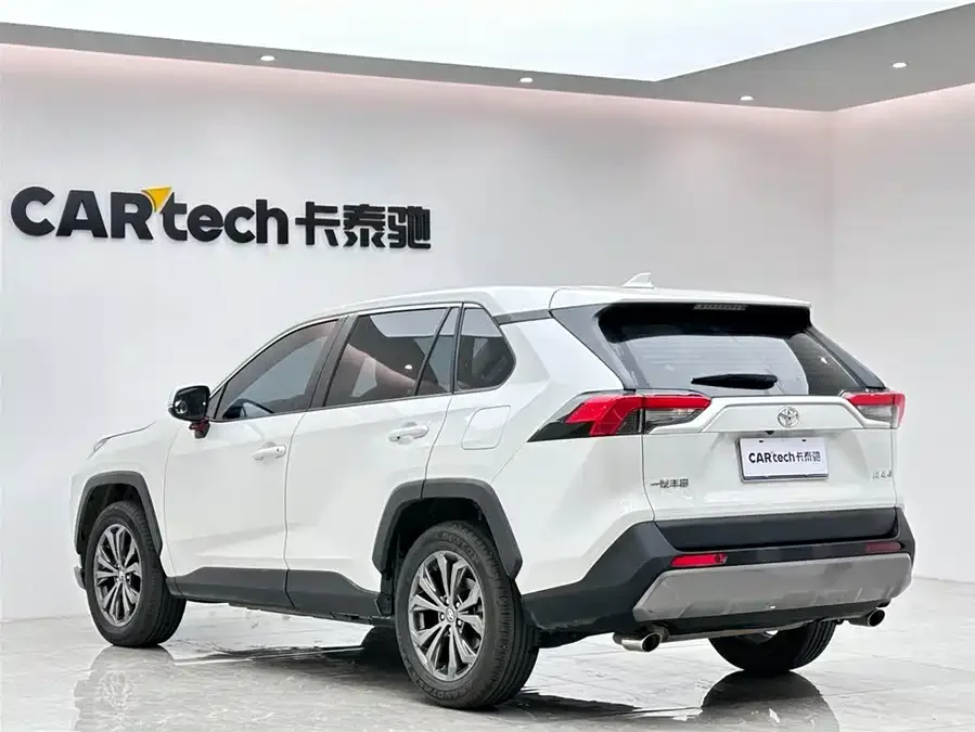 Toyota RAV4 RAV4 Rongfang 2023 2.0L CVT 2WD Fashion Edition 2023 — миниатюра 3