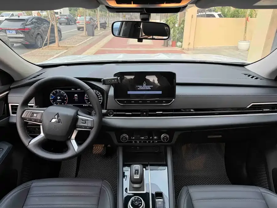 Mitsubishi Outlander Outlander 2023 1.5T CVT two-wheel drive exclusive version with 5 seats 2023 — миниатюра 2