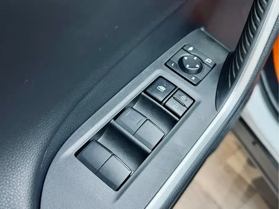 Toyota RAV4 RAV4 Rongfang 2022 2.0L CVT 2WD Fashion PLUS Edition 2022 — миниатюра 5