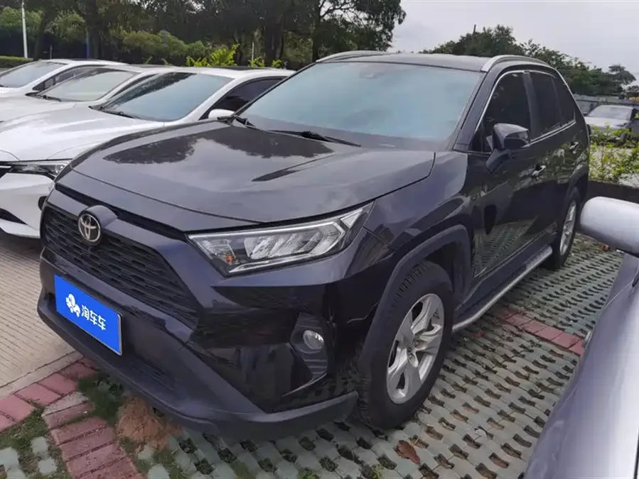 Toyota RAV4 RAV4 Rongfang 2022 2.0L CVT 2WD Urban Edition 2022 — фото 1, купить с доставкой в Москву