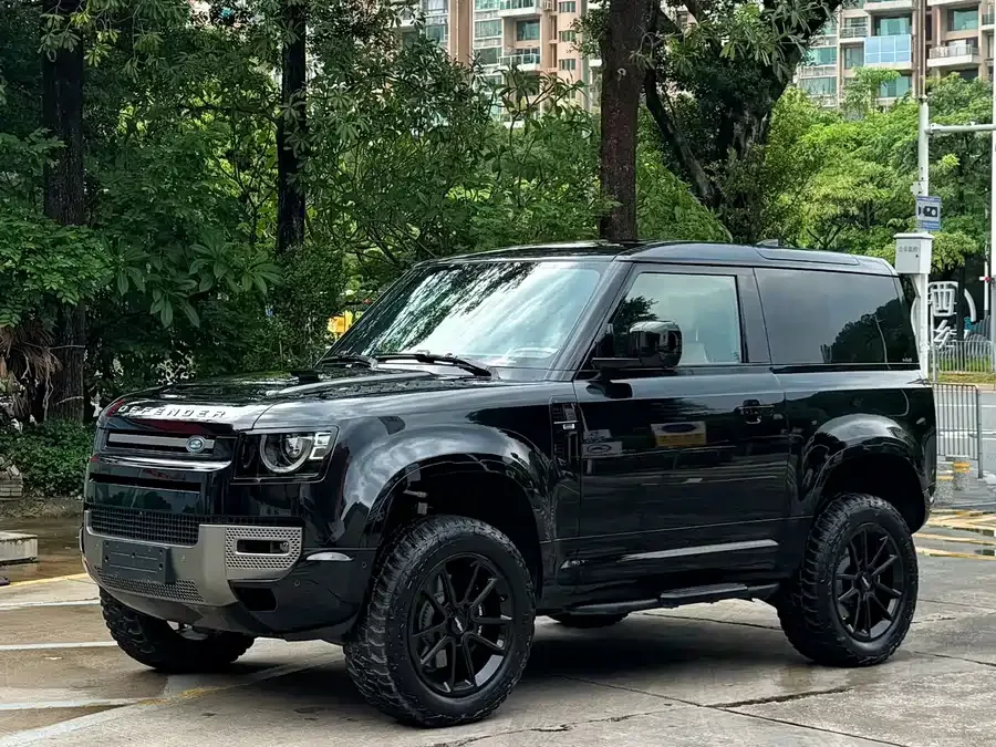 Land Rover guard 2025