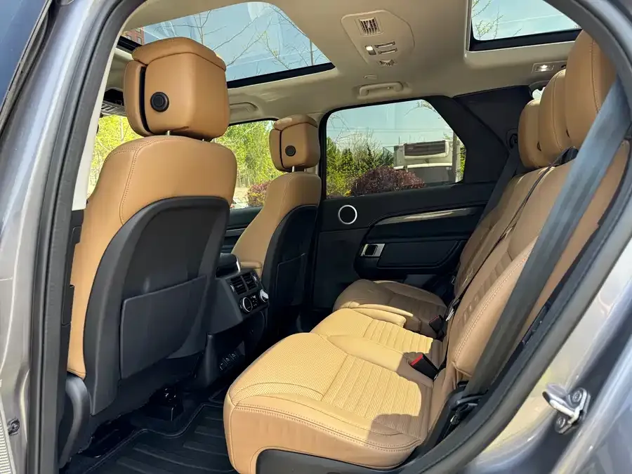 Land Rover finds Discover the 2023 360PS Metropolis Edition 2022 — миниатюра 2