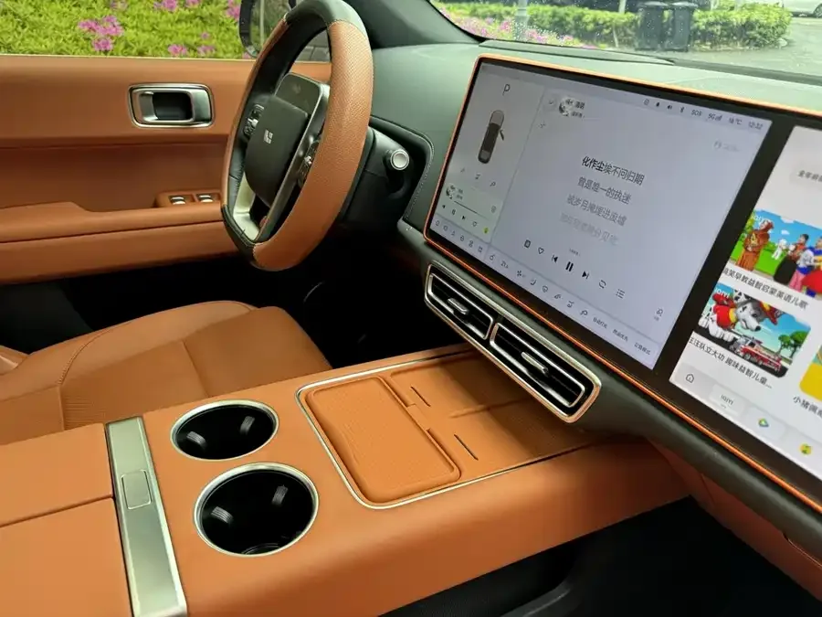 Li Xiang L6 Ideal L6 2024 Pro 2024 — миниатюра 2