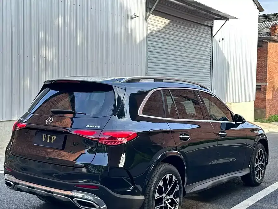 Mercedes-Benz GLC-Class Mercedes-Benz GLC 2023 GLC 260 L 4MATIC luxury 5-seater 2023 — миниатюра 3