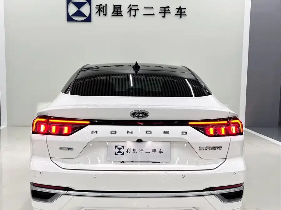 Ford Mondeo 2022 Mondeo EcoBoost 245 Luxury 2023 — миниатюра 3