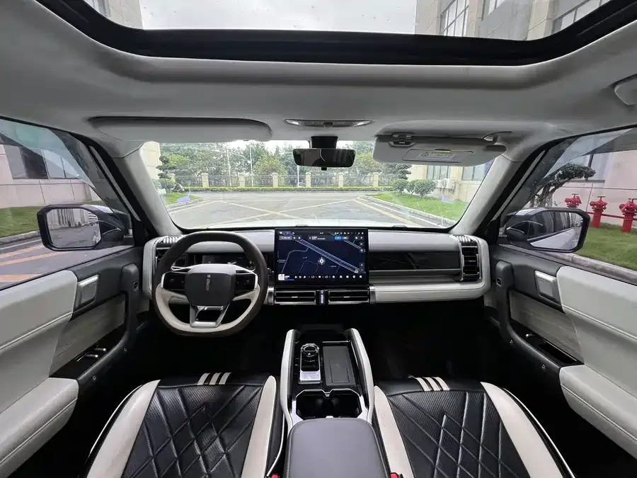 iCAR 03 iCAR 03 2024 472km 4WD long-range version 2024 — миниатюра 2