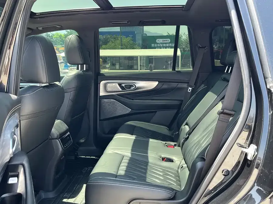 GAC Trumpchi GS8 Trumpchi GS8 2022 Pilot Series 2.0TGDI 4WD Luxury Smart Edition (7 Seaters) 2022 — миниатюра 4