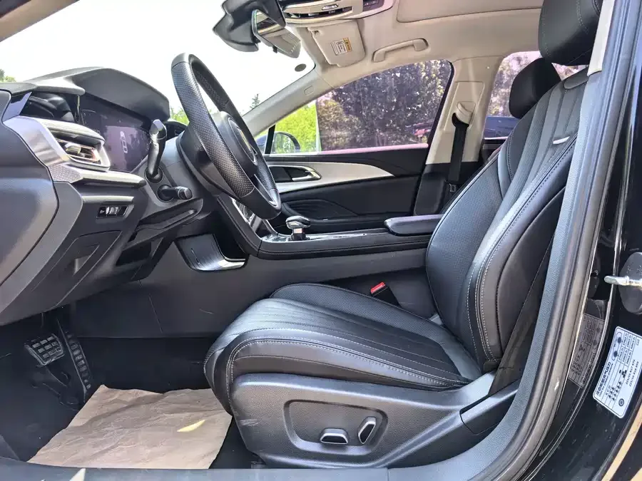 Hongqi H5 Hongqi H5 2024 1.5T DCT Zhilian Qiyun Edition 2023 — миниатюра 3