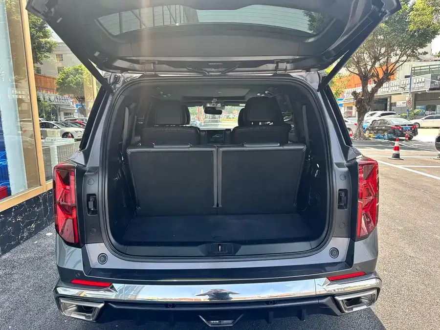 GAC Trumpchi GS8 Trumpchi GS8 2022 Dual Engine Series 2.0TM 2WD Premium Edition (6 seats) 2022 — миниатюра 3